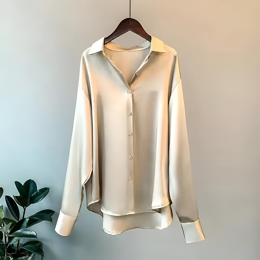 Élégance intemporelle : Blouse en Satin Lotus