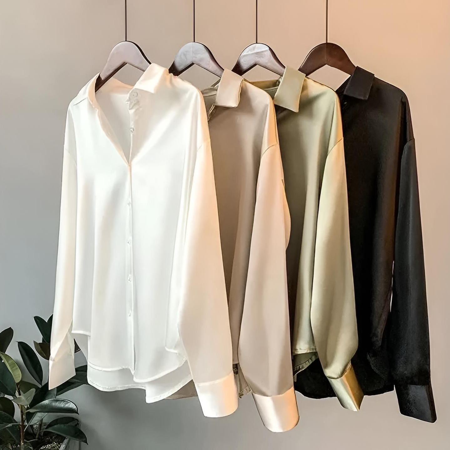 Élégance intemporelle : Blouse en Satin Lotus